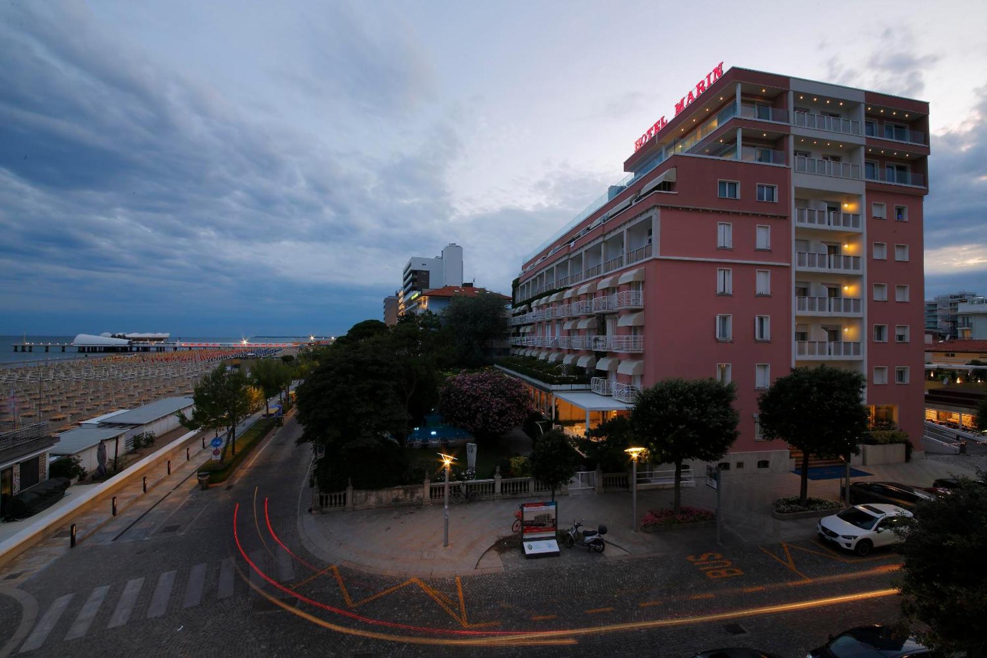 Grande Albergo Marin リニャーノ・サッビアドーロ エクステリア 写真